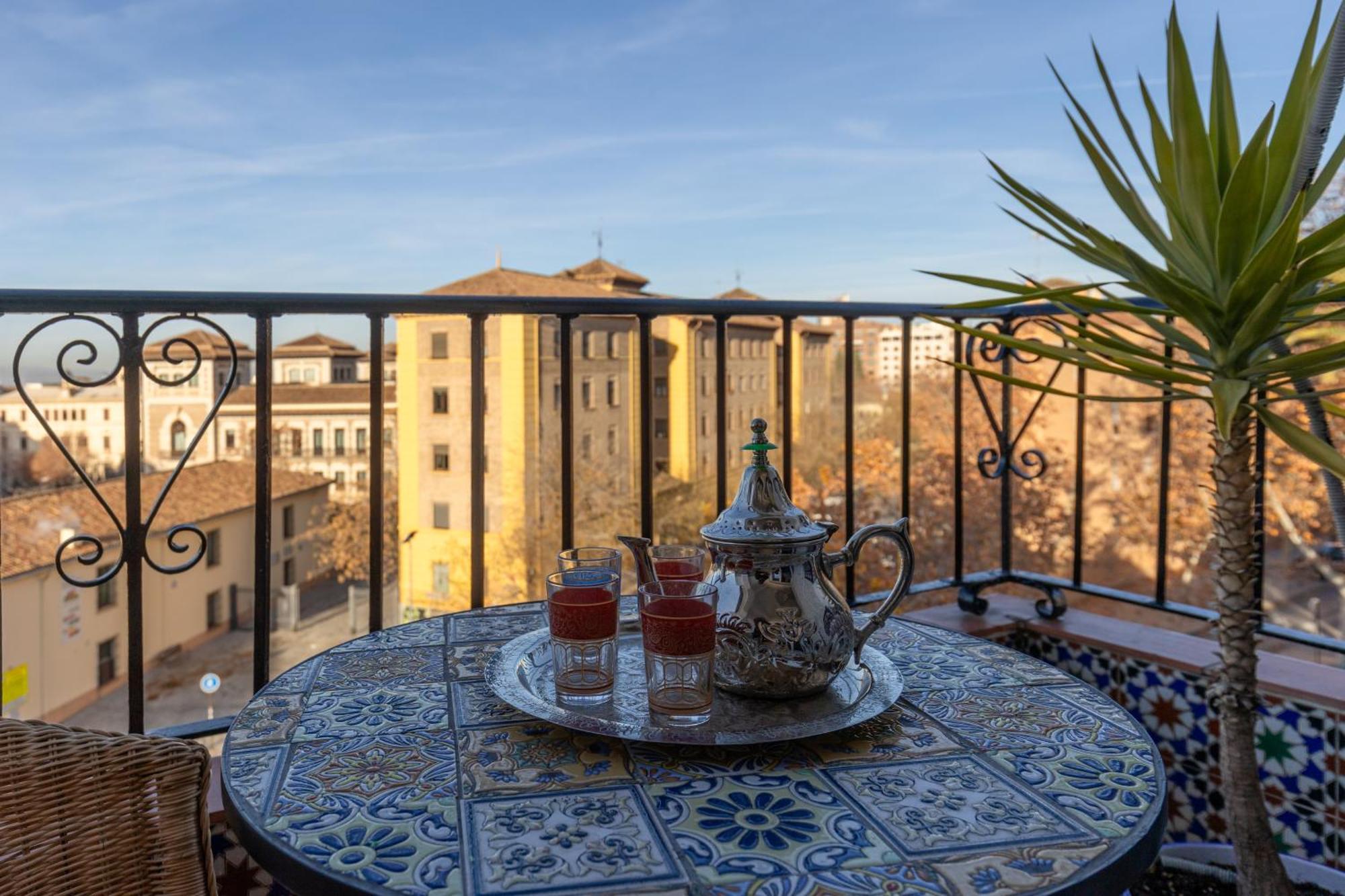 Piso Arco De Elvira Plaza Del Triunfo Apartment Granada Bagian luar foto
